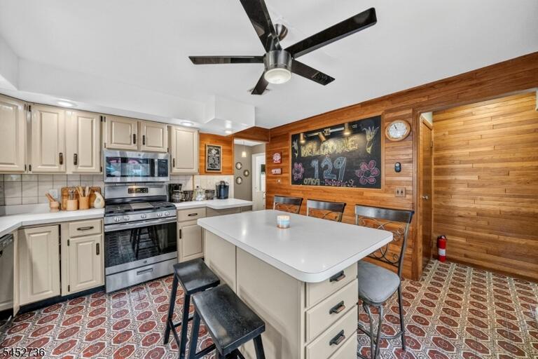 Property listing MLS 4048426 photo 9