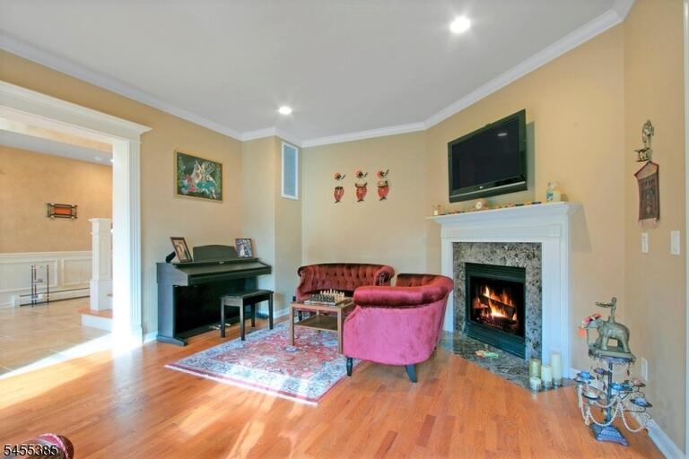 Property listing MLS 4048483 photo 10