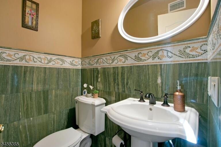 Property listing MLS 4048483 photo 21