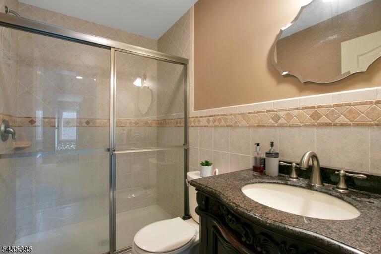 Property listing MLS 4048483 photo 24