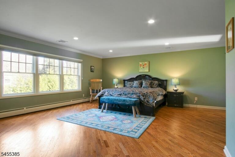 Property listing MLS 4048483 photo 25