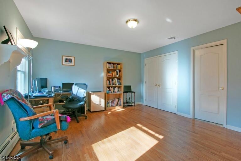 Property listing MLS 4048483 photo 29