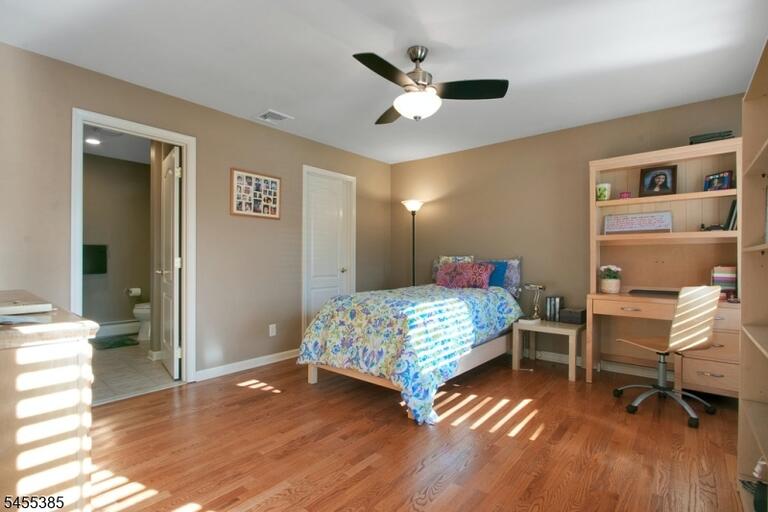 Property listing MLS 4048483 photo 30