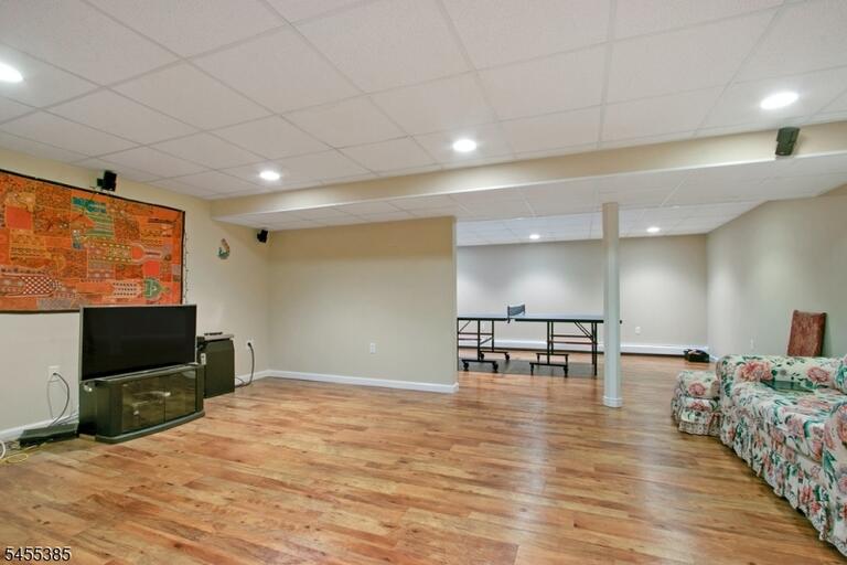 Property listing MLS 4048483 photo 35