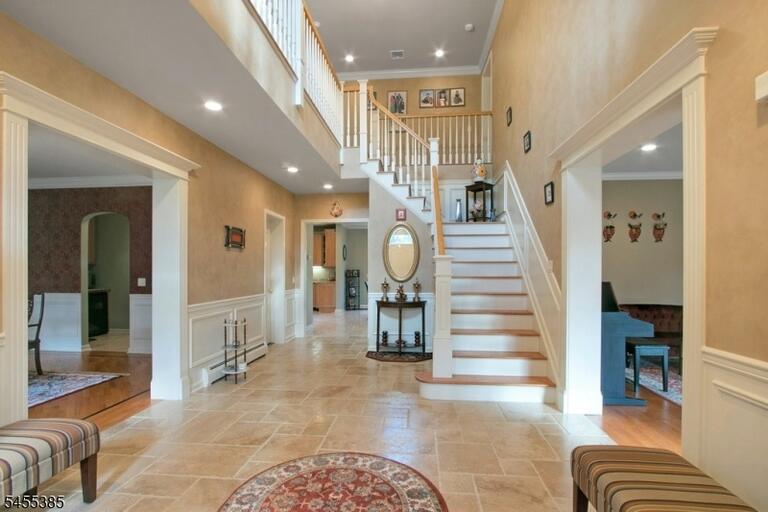 Property listing MLS 4048483 photo 5