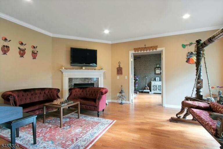 Property listing MLS 4048483 photo 8