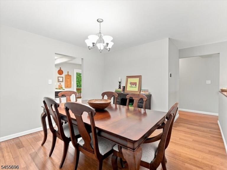Property listing MLS 4048505 photo 13