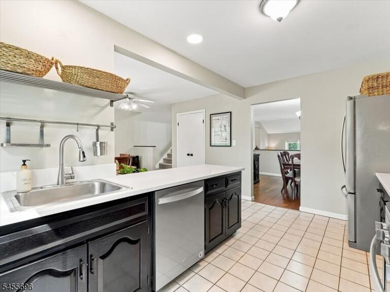 Property listing MLS 4048505 photo 6