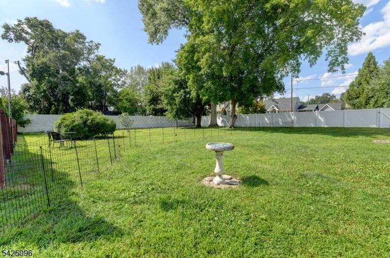 Property listing MLS 4048523 photo 27