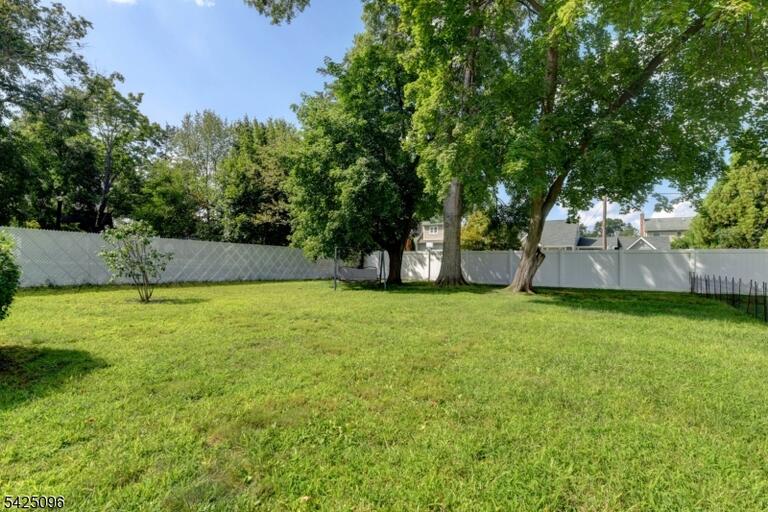 Property listing MLS 4048523 photo 28
