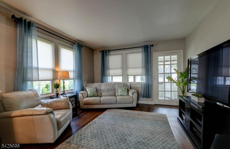 Property listing MLS 4048523 photo 7