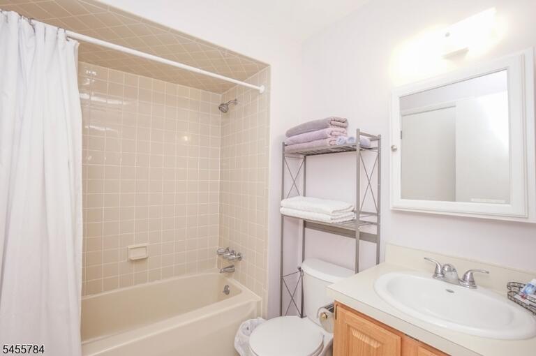 Property listing MLS 4048540 photo 11