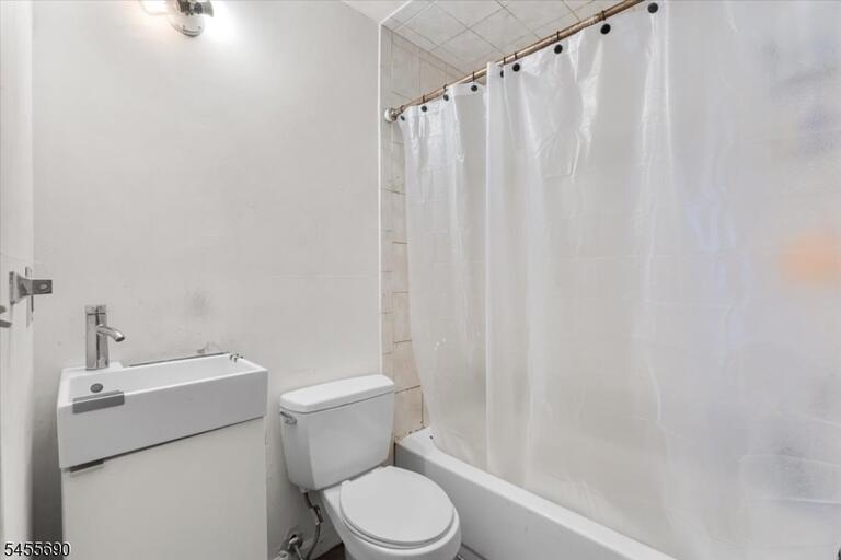 Property listing MLS 4048553 photo 19