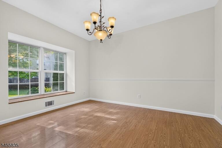 Property listing MLS 4048558 photo 10