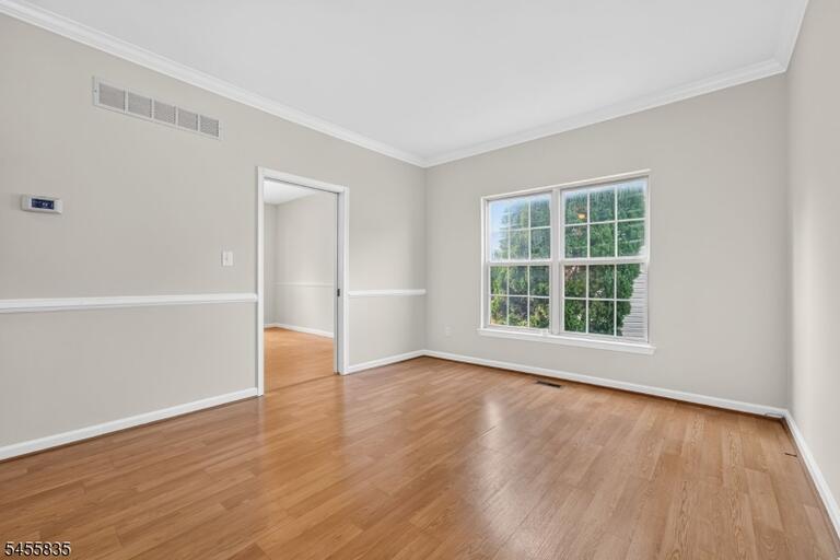 Property listing MLS 4048558 photo 4