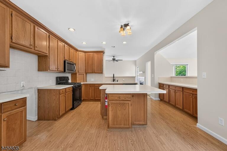 Property listing MLS 4048558 photo 8