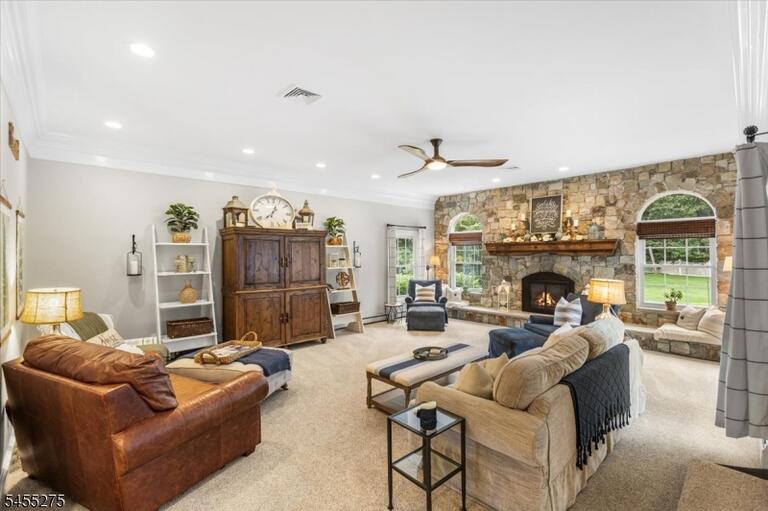 Property listing MLS 4048561 photo 18