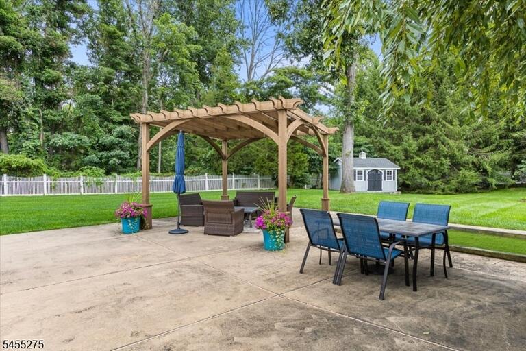 Property listing MLS 4048561 photo 43