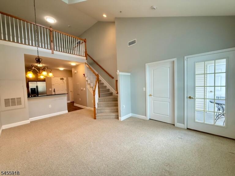 Property listing MLS 4048601 photo 3
