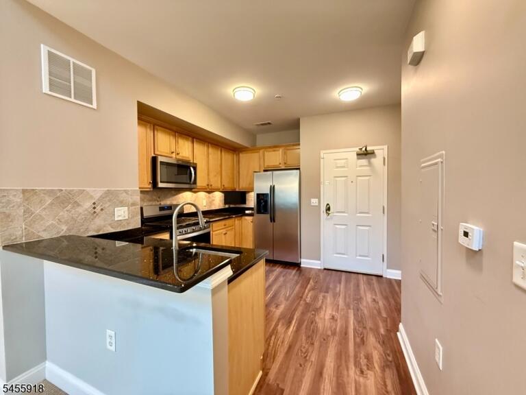 Property listing MLS 4048601 photo 5