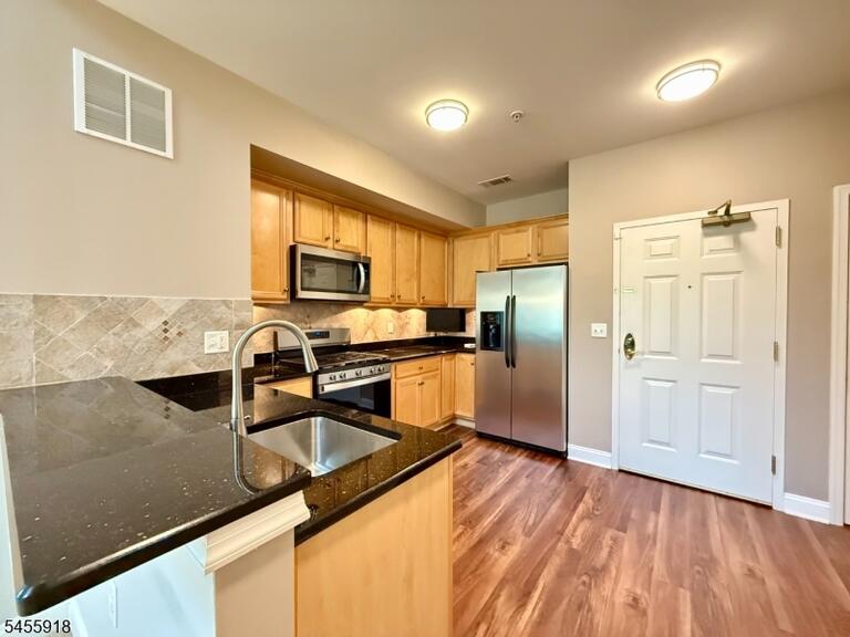 Property listing MLS 4048601 photo 6