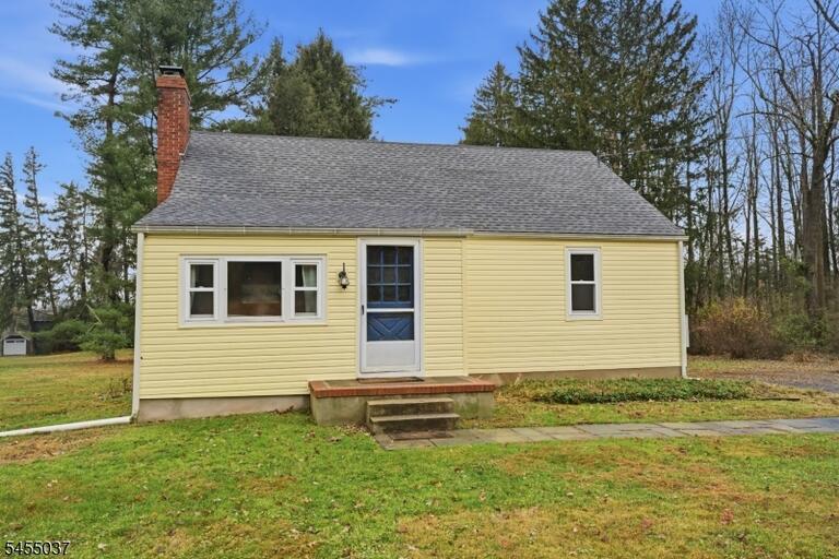 Property listing MLS 4048629 photo 3