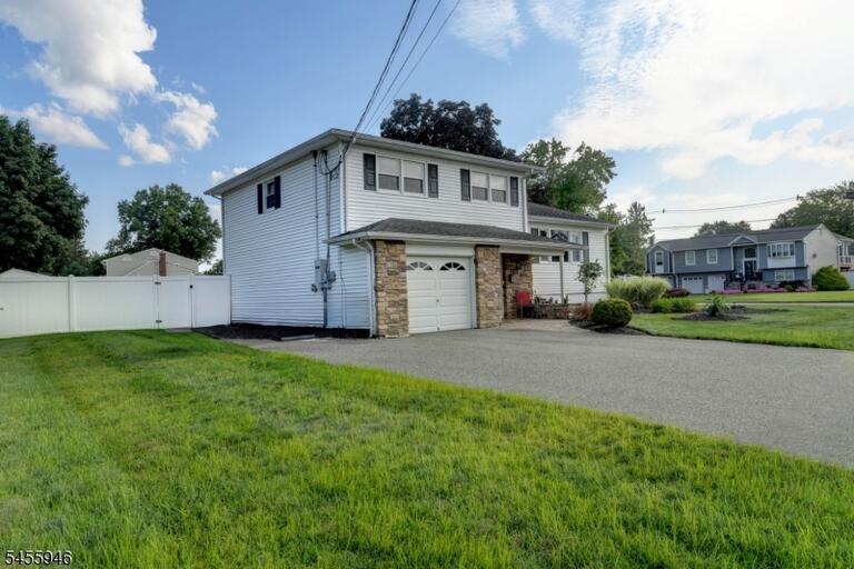 Property listing MLS 4048644 photo 42