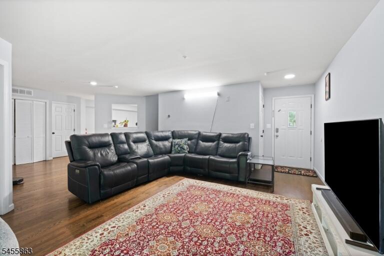 Property listing MLS 4048724 photo 19