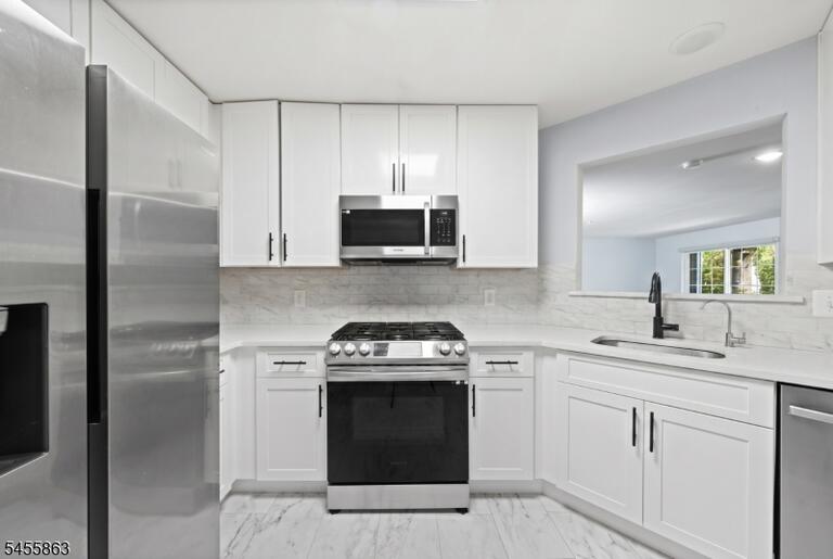 Property listing MLS 4048724 photo 21