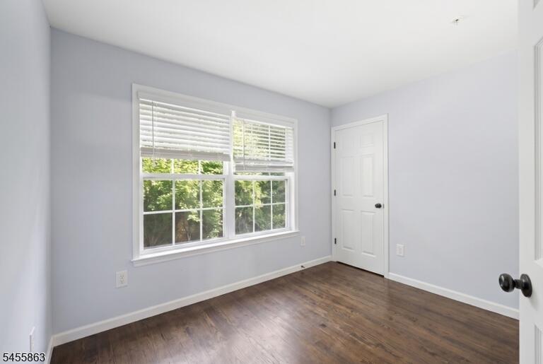 Property listing MLS 4048724 photo 9