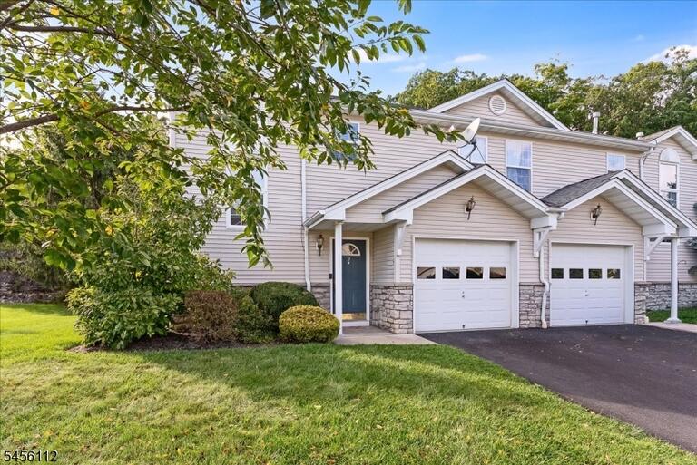 Property listing MLS 4048783 photo 3