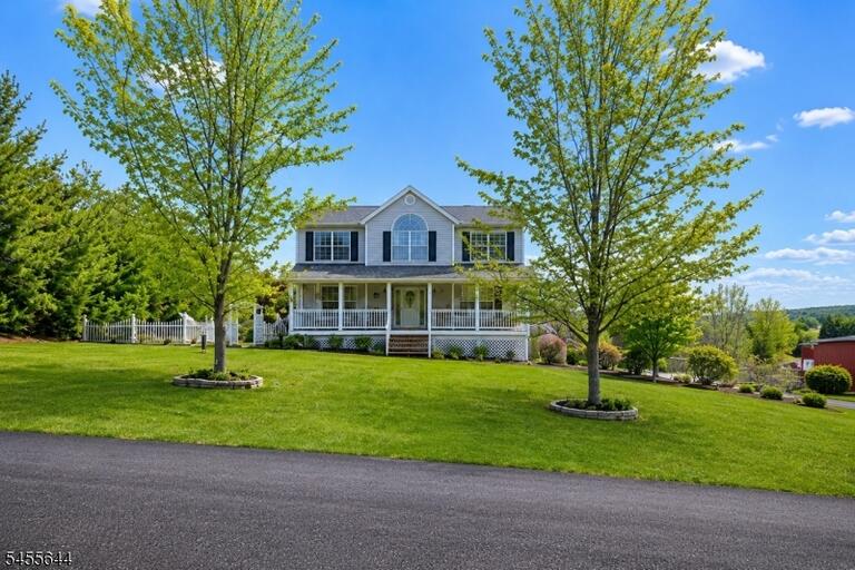 Property listing MLS 4048787 photo 1