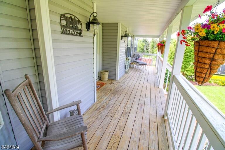Property listing MLS 4048787 photo 5
