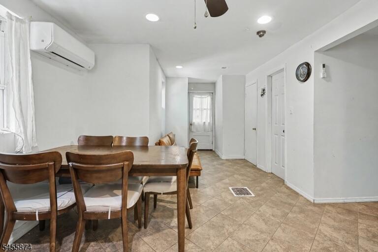 Property listing MLS 4048807 photo 11