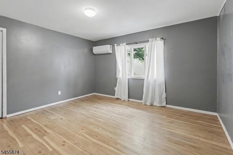 Property listing MLS 4048807 photo 18