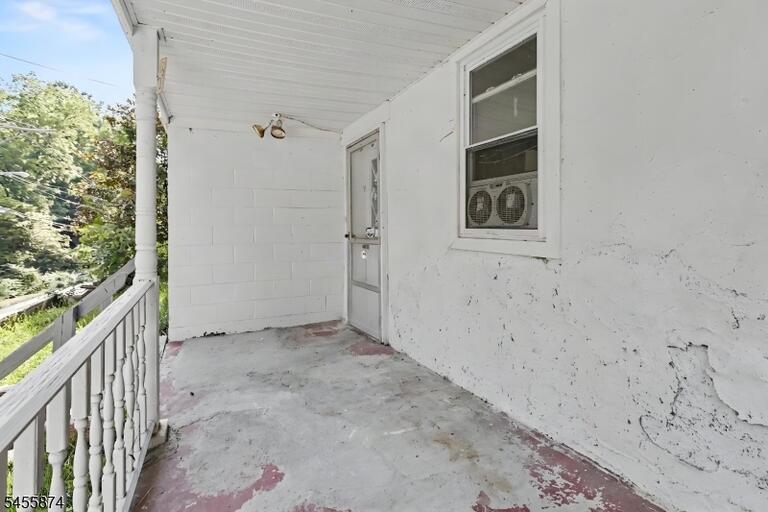 Property listing MLS 4048807 photo 3