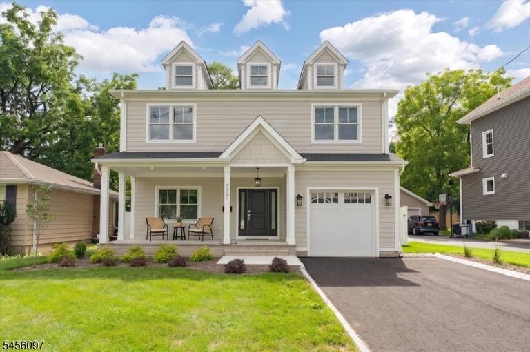 Property listing MLS 4048825 photo 1