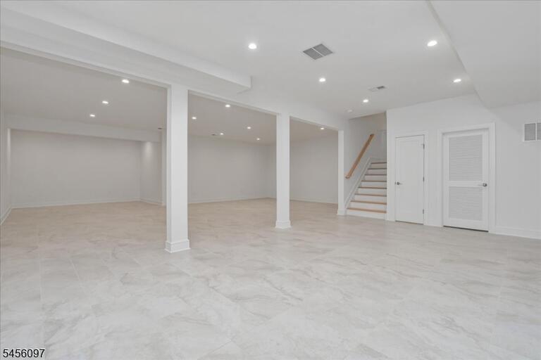 Property listing MLS 4048825 photo 23