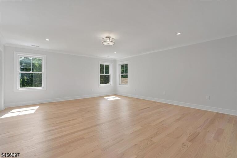 Property listing MLS 4048825 photo 27
