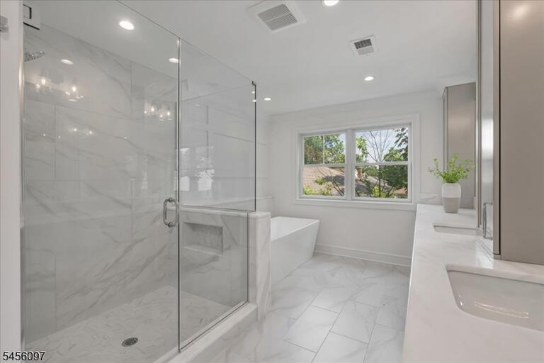 Property listing MLS 4048825 photo 31