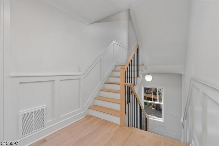 Property listing MLS 4048825 photo 40