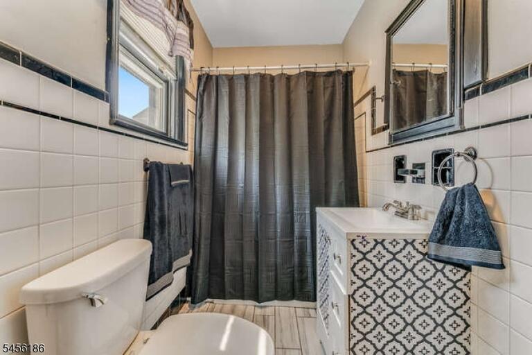 Property listing MLS 4048832 photo 16