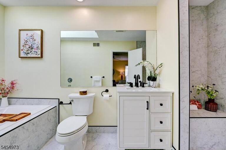 Property listing MLS 4048833 photo 15
