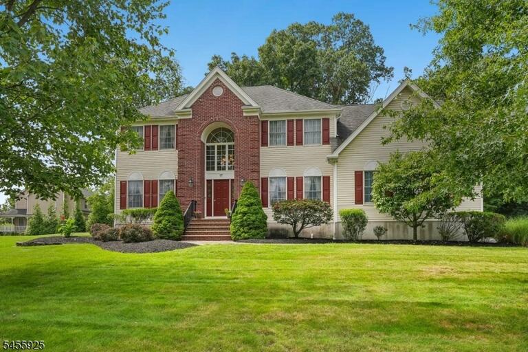 Property listing MLS 4048836 photo 1