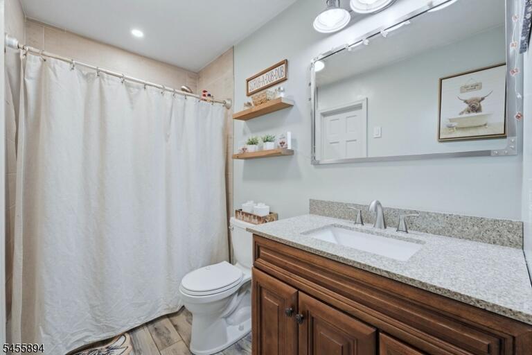 Property listing MLS 4048839 photo 17