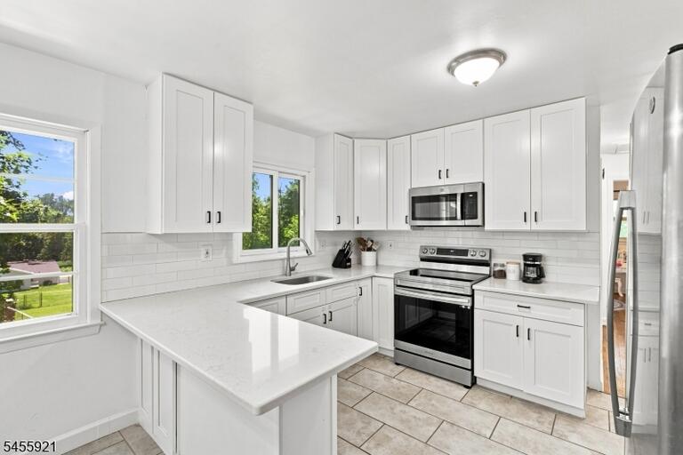 Property listing MLS 4048840 photo 7