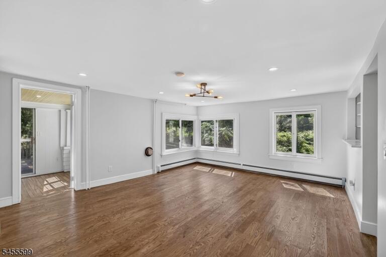 Property listing MLS 4048842 photo 8