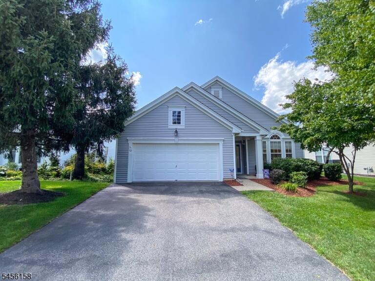 Property listing MLS 4048845 photo 1