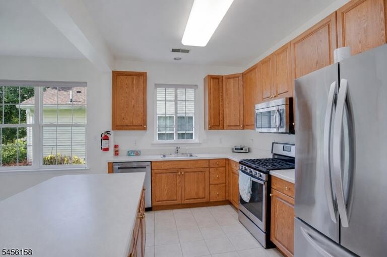 Property listing MLS 4048845 photo 19