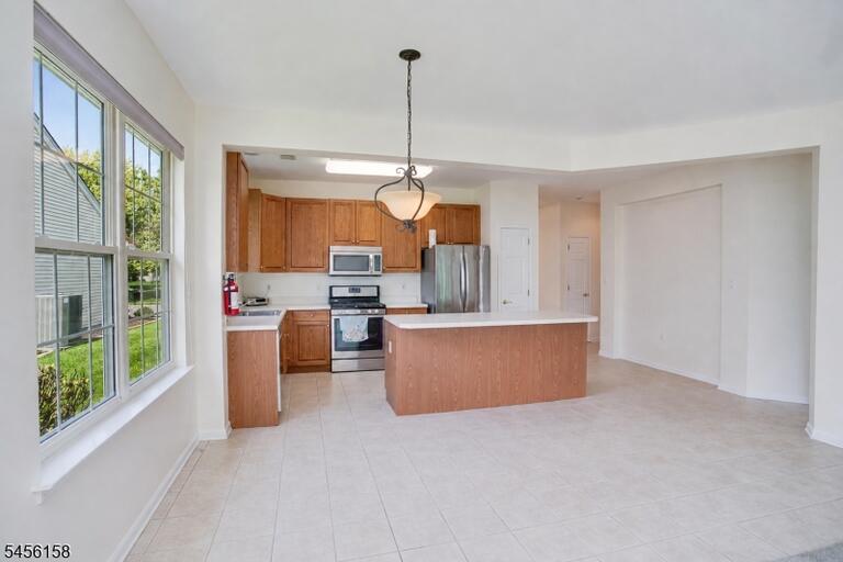 Property listing MLS 4048845 photo 24